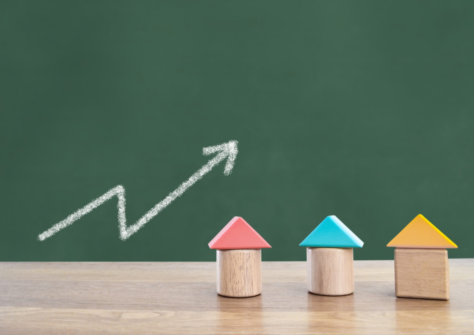 住宅ローン金利推移と今後の見通しは?金利上昇リスクに備えよう